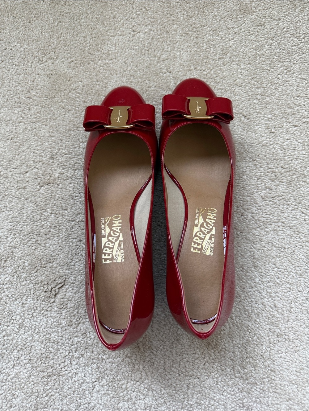 Ferragamo brand new Vara Red patent shoes - Size 8.5 C - Picture 3 of 5